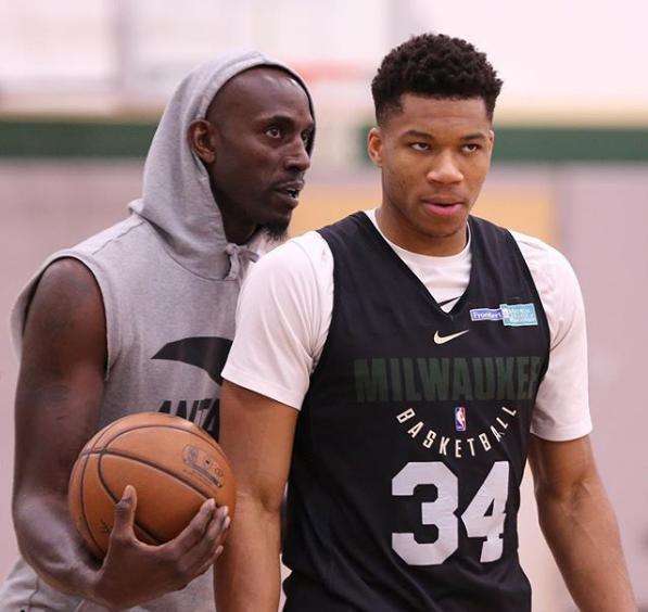 虽然他更以 虽然他更以