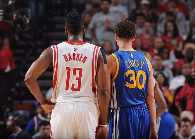 赛日周边收 赛日周边收