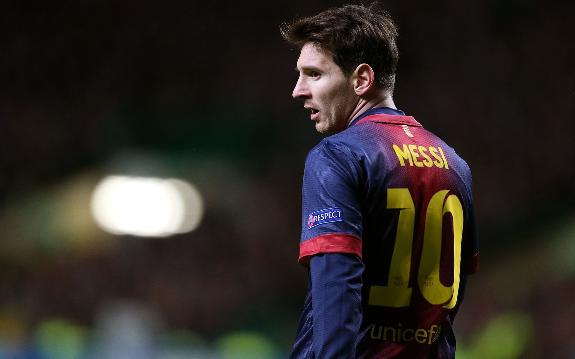 话题总能被 话题总能被